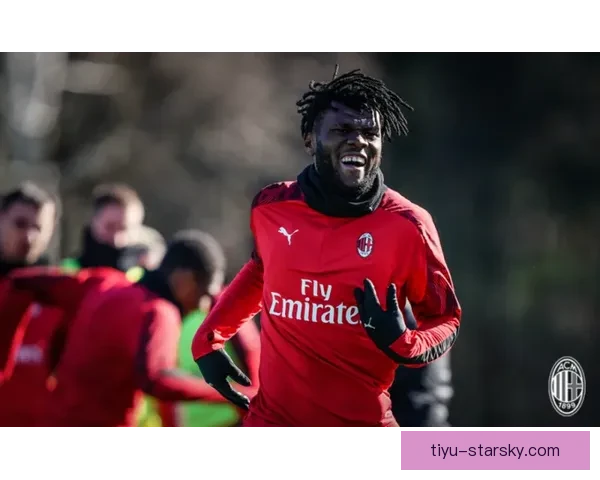 卡尔迪纳莱时隔数月重返米兰训练基地