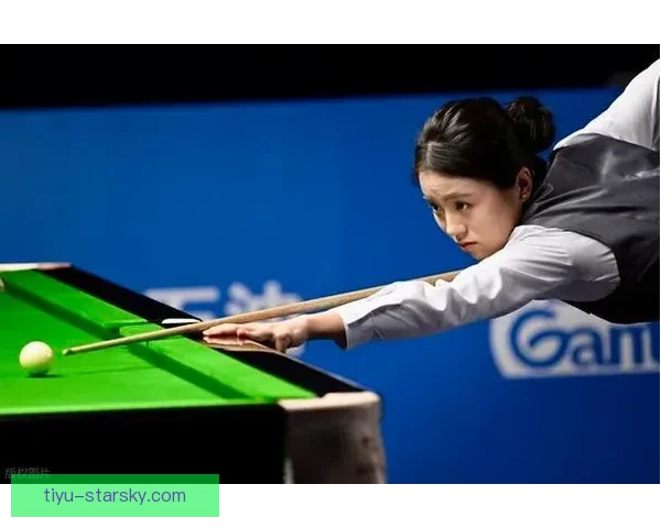 白雨露WSF女锦赛首登世界第一