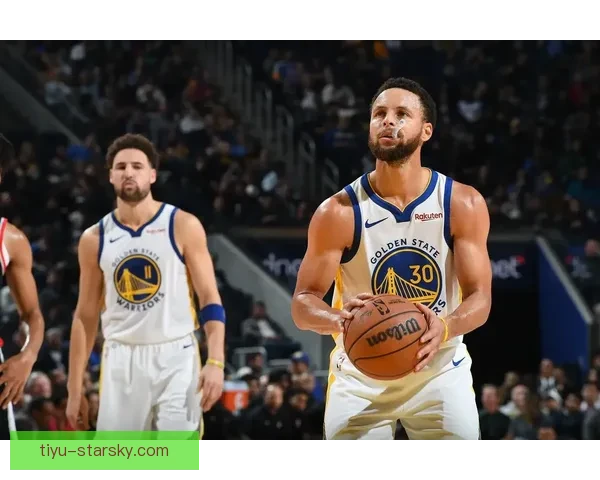 三配角爆发难救主库里伤退下场